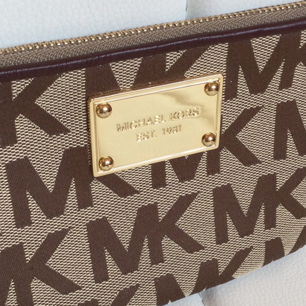 NWOT Michael Kors Brown Wristlet - Picture 4 of 10